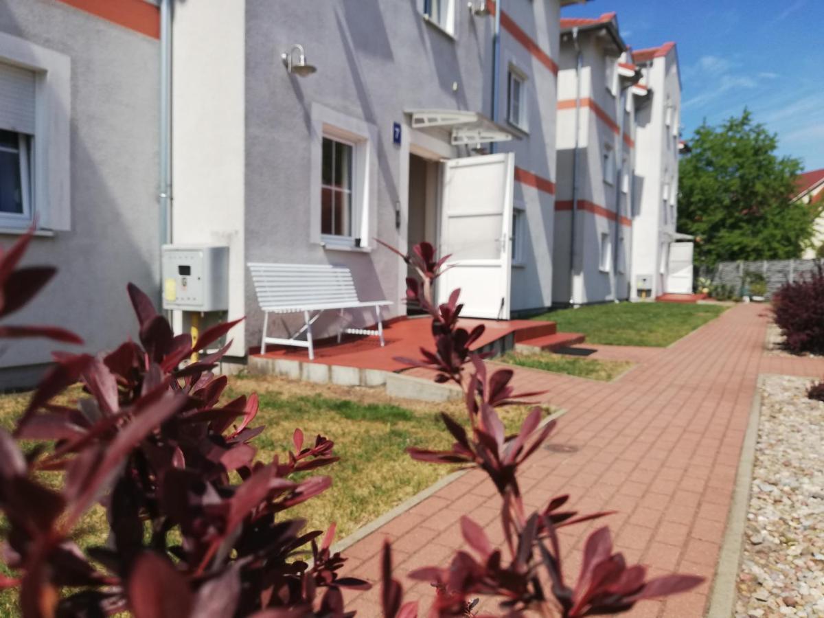 Apartament Przy Parku Kornik Apartment Екстериор снимка